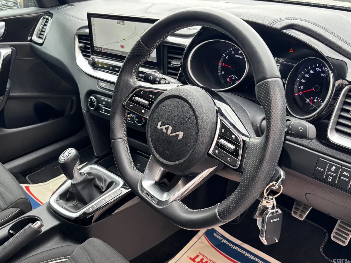 Kia Ceed Hatchback, Petrol, 2025, Grey