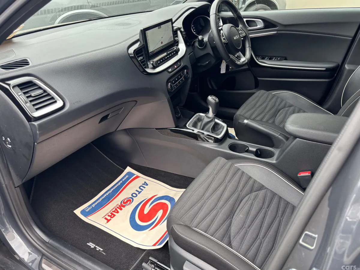 Kia Ceed Hatchback, Petrol, 2025, Grey