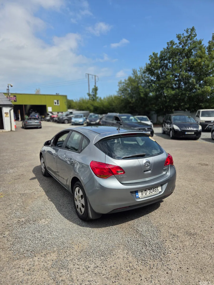 Opel Astra Hatchback, Diesel, 2011, Silver