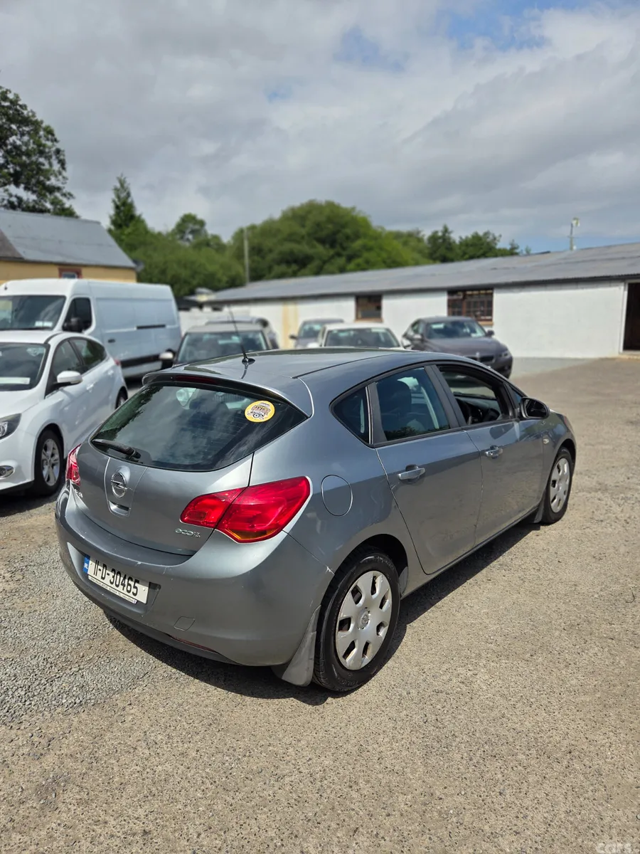 Opel Astra Hatchback, Diesel, 2011, Silver