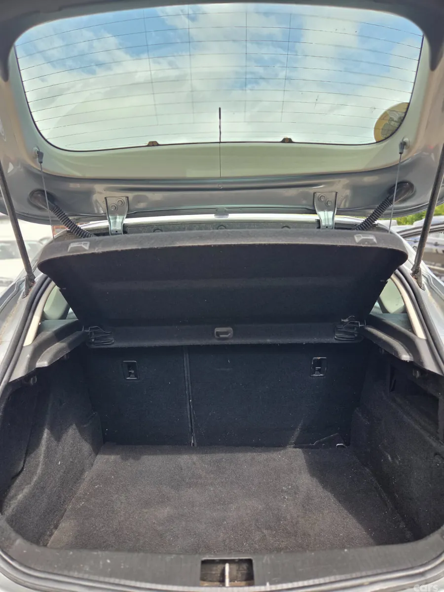 Opel Astra Hatchback, Diesel, 2011, Silver