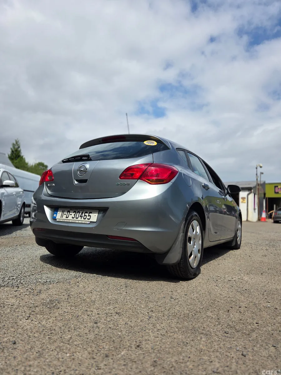 Opel Astra Hatchback, Diesel, 2011, Silver