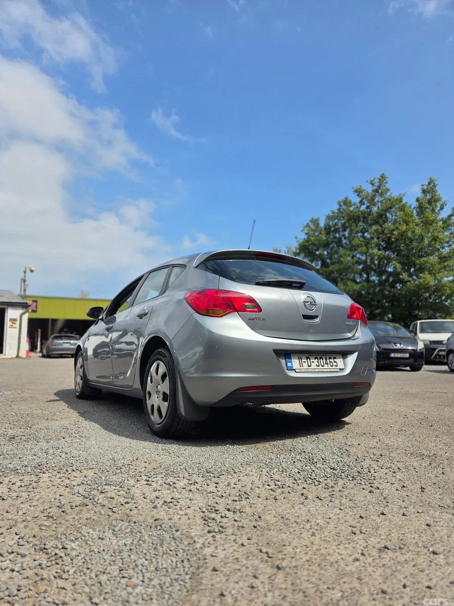 Opel Astra Hatchback, Diesel, 2011, Silver