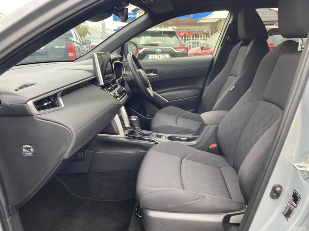 Toyota Corolla Cross Hatchback, Petrol Hybrid, 2024, Grey