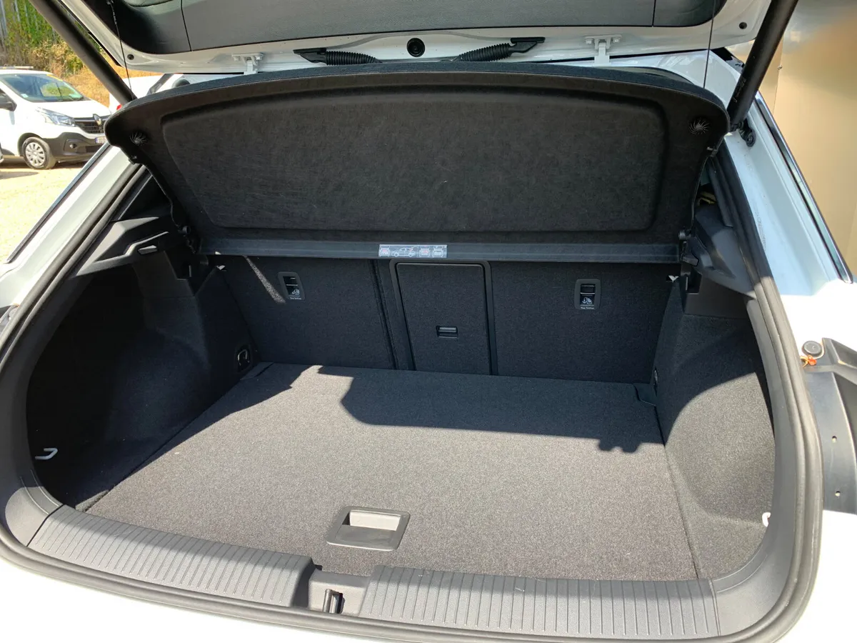 Volkswagen T-Roc SUV, Diesel, 2021, White