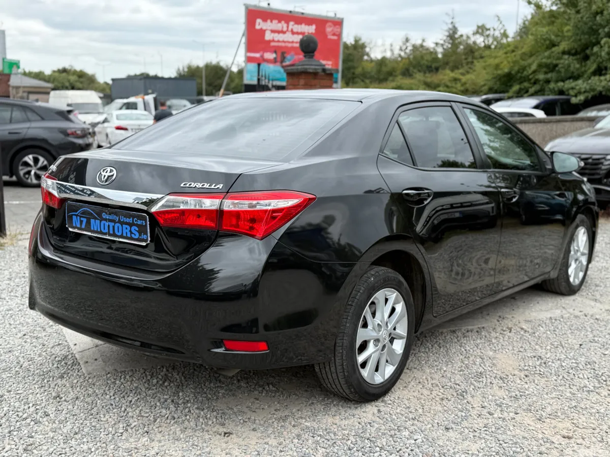 Toyota Corolla Saloon, Petrol, 2015, Black