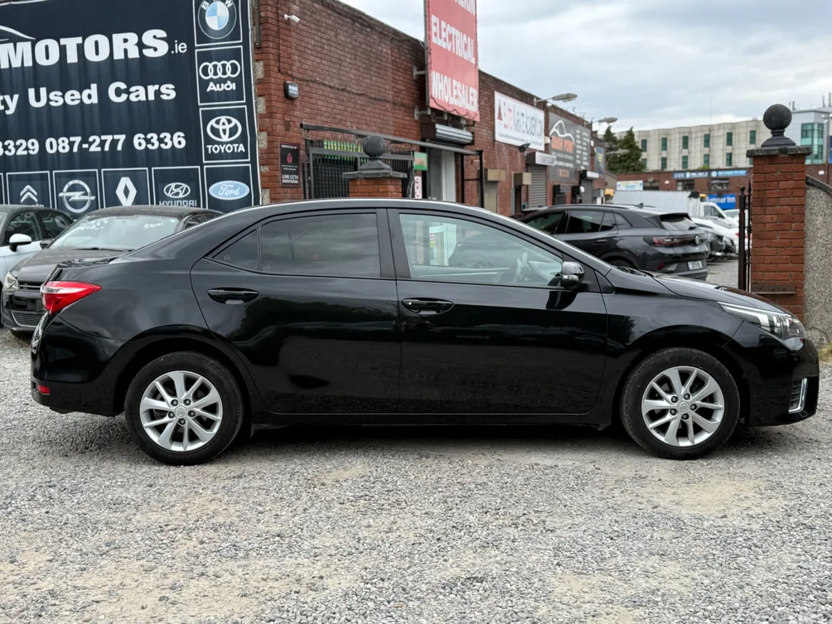 Toyota Corolla Saloon, Petrol, 2015, Black