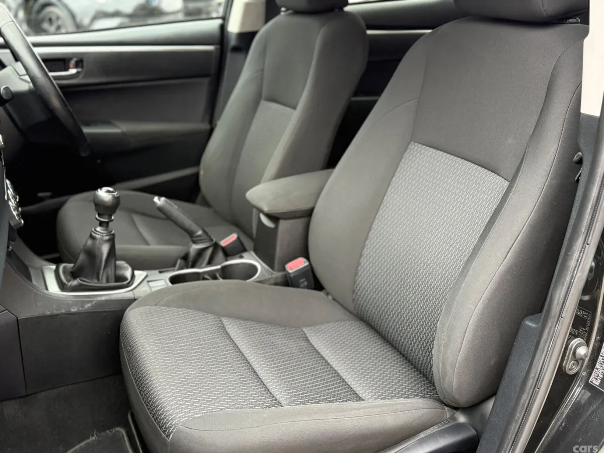 Toyota Corolla Saloon, Petrol, 2015, Black