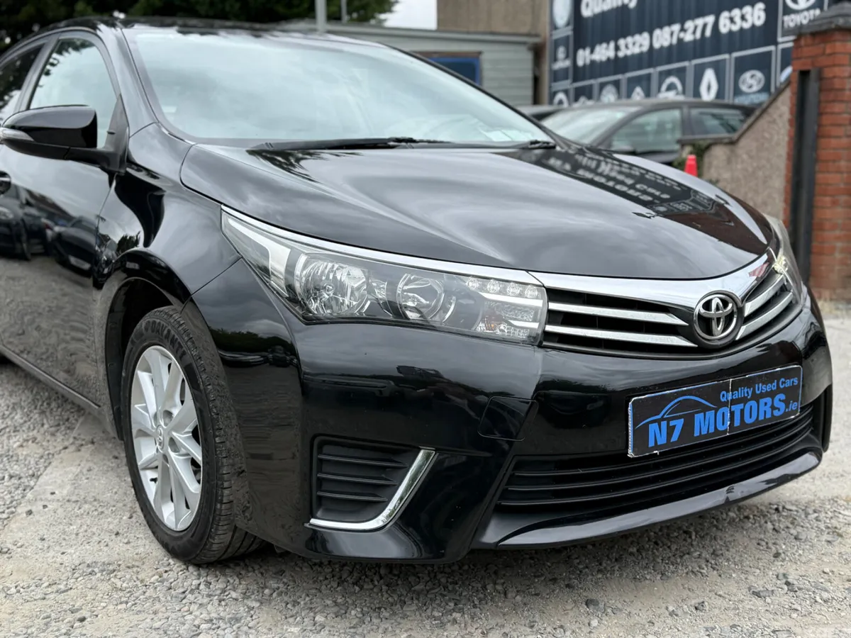 Toyota Corolla Saloon, Petrol, 2015, Black