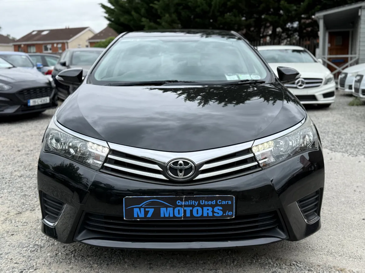 Toyota Corolla Saloon, Petrol, 2015, Black