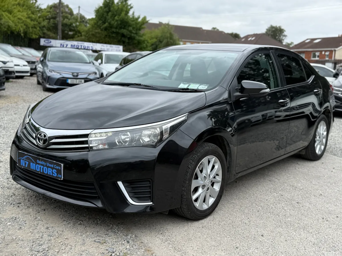 Toyota Corolla Saloon, Petrol, 2015, Black