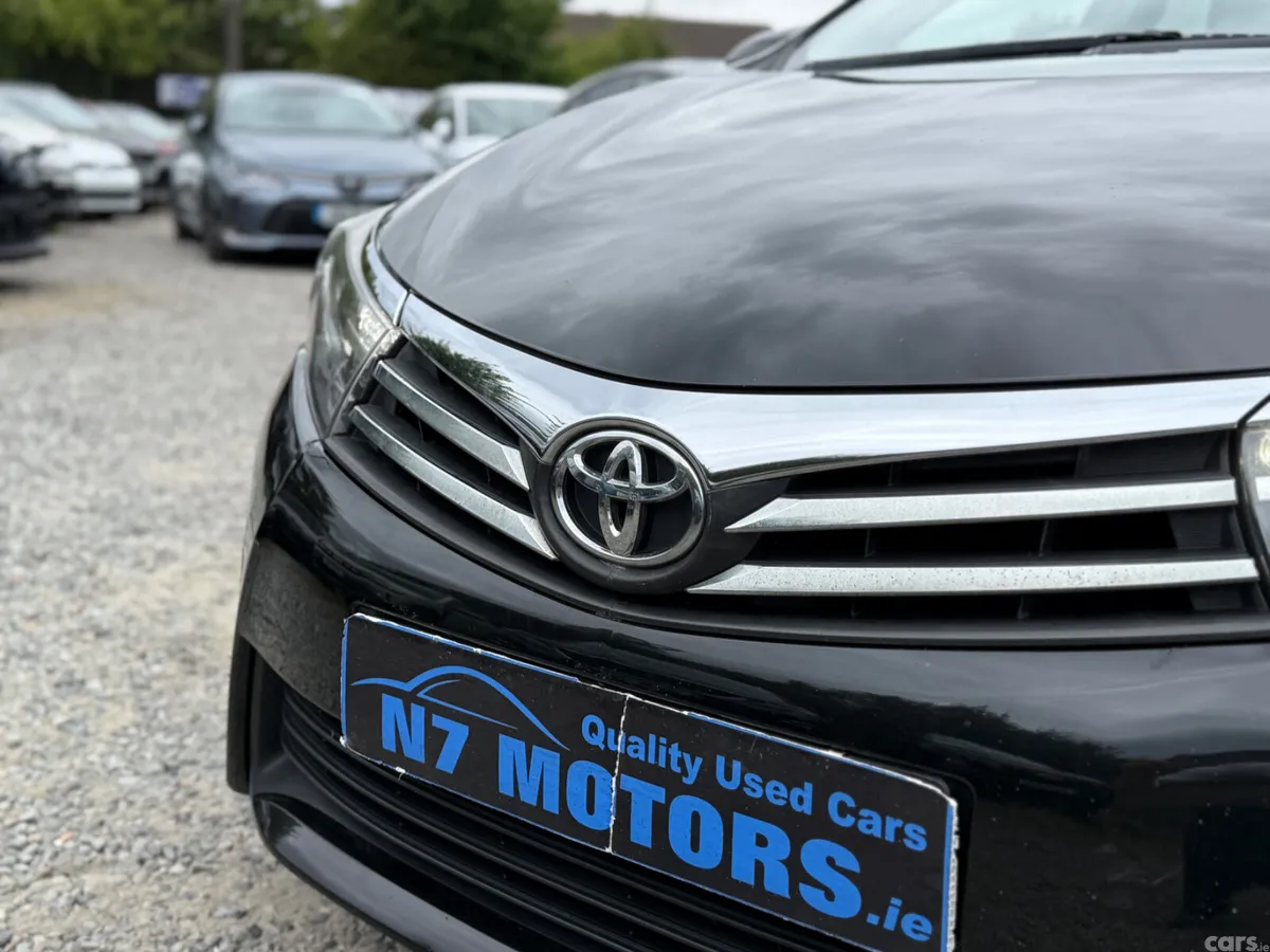 Toyota Corolla Saloon, Petrol, 2015, Black