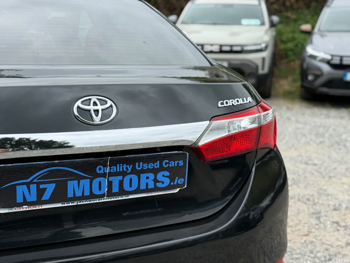 Toyota Corolla Saloon, Petrol, 2015, Black