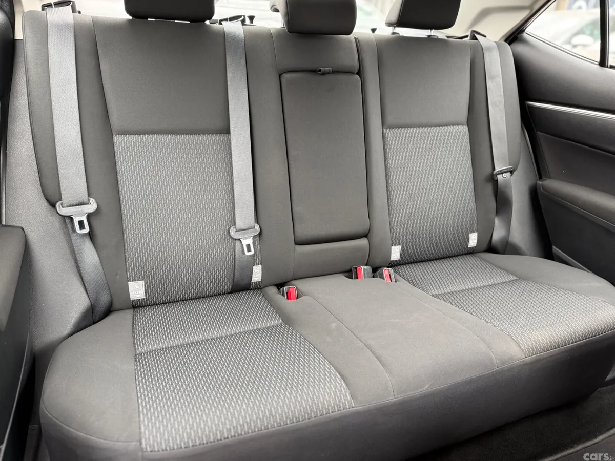 Toyota Corolla Saloon, Petrol, 2015, Black