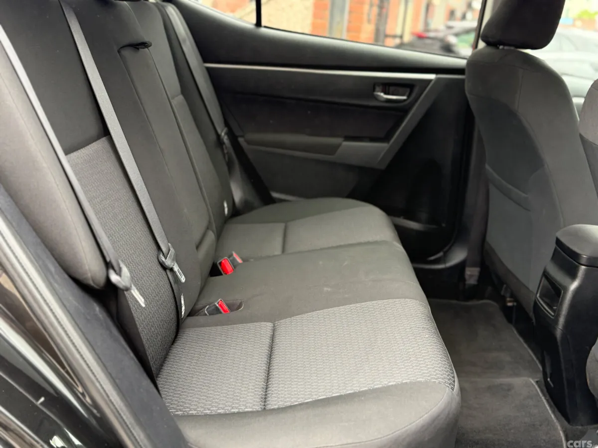 Toyota Corolla Saloon, Petrol, 2015, Black