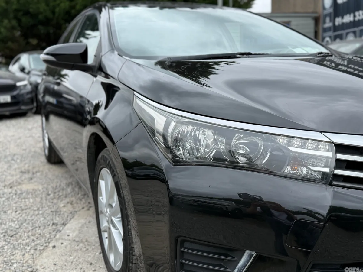 Toyota Corolla Saloon, Petrol, 2015, Black