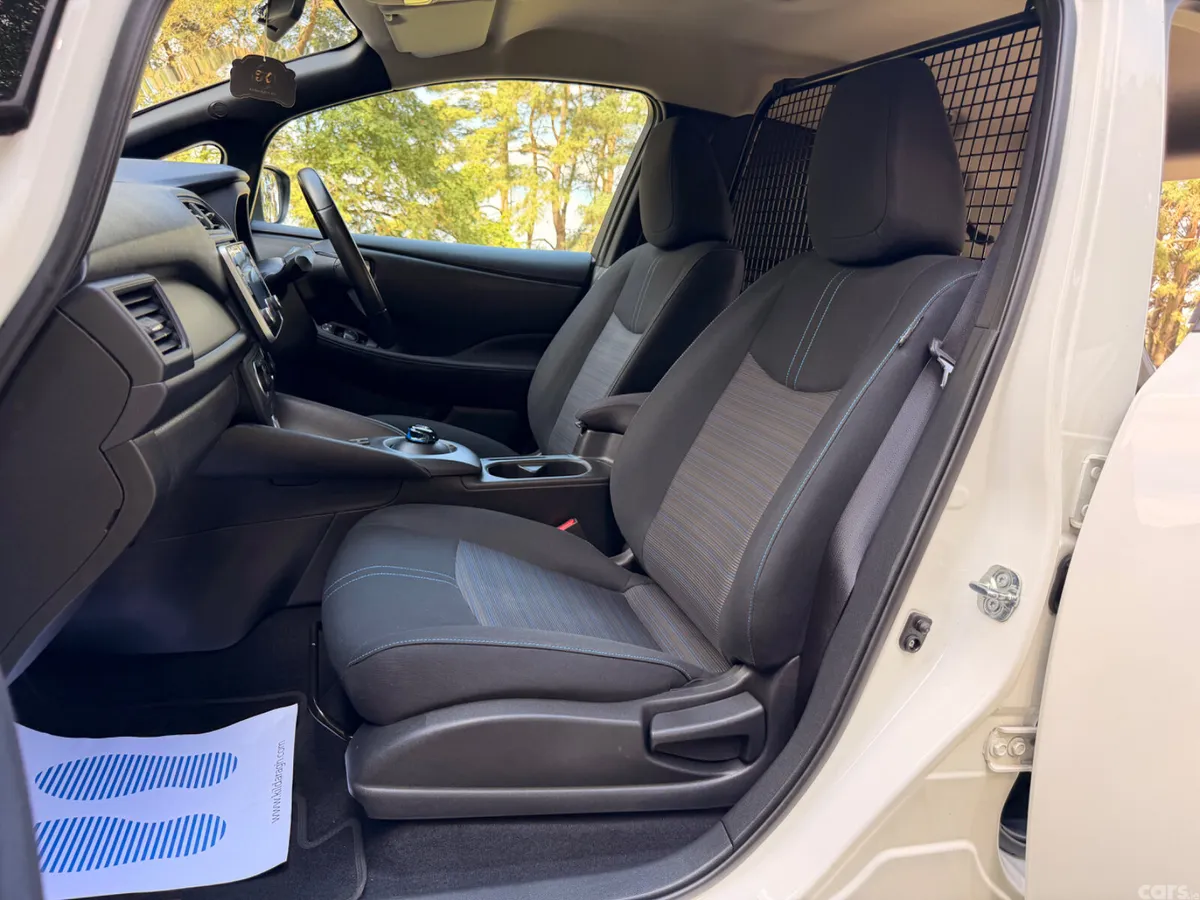 Nissan Leaf Hatchback, Electric, 2022, White