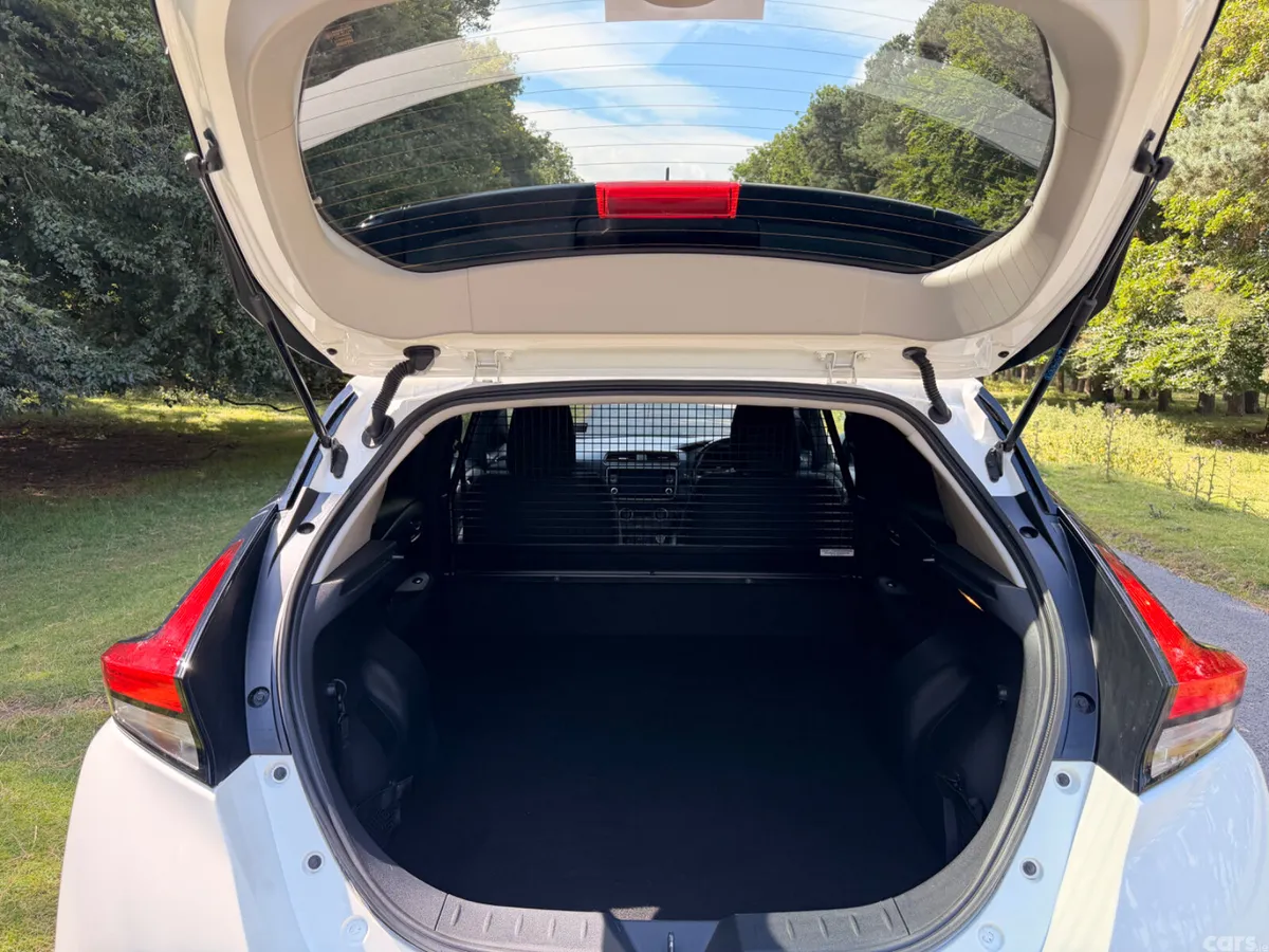 Nissan Leaf Hatchback, Electric, 2022, White