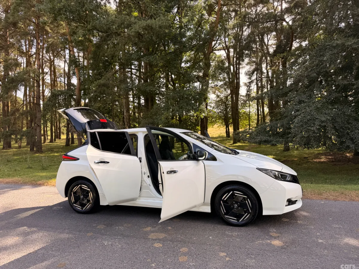 Nissan Leaf Hatchback, Electric, 2022, White