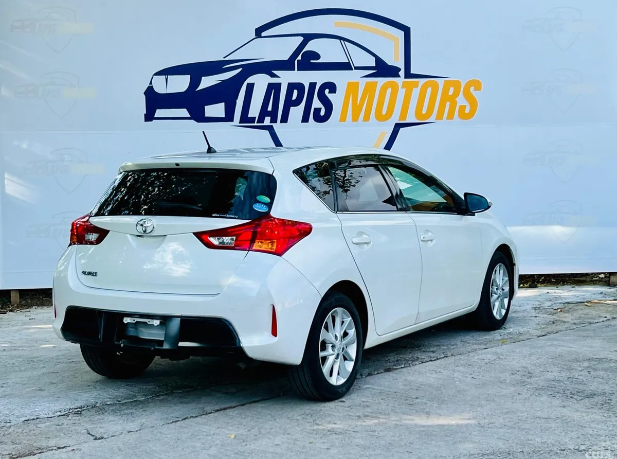 Toyota Auris Hatchback, Petrol, 2013, White