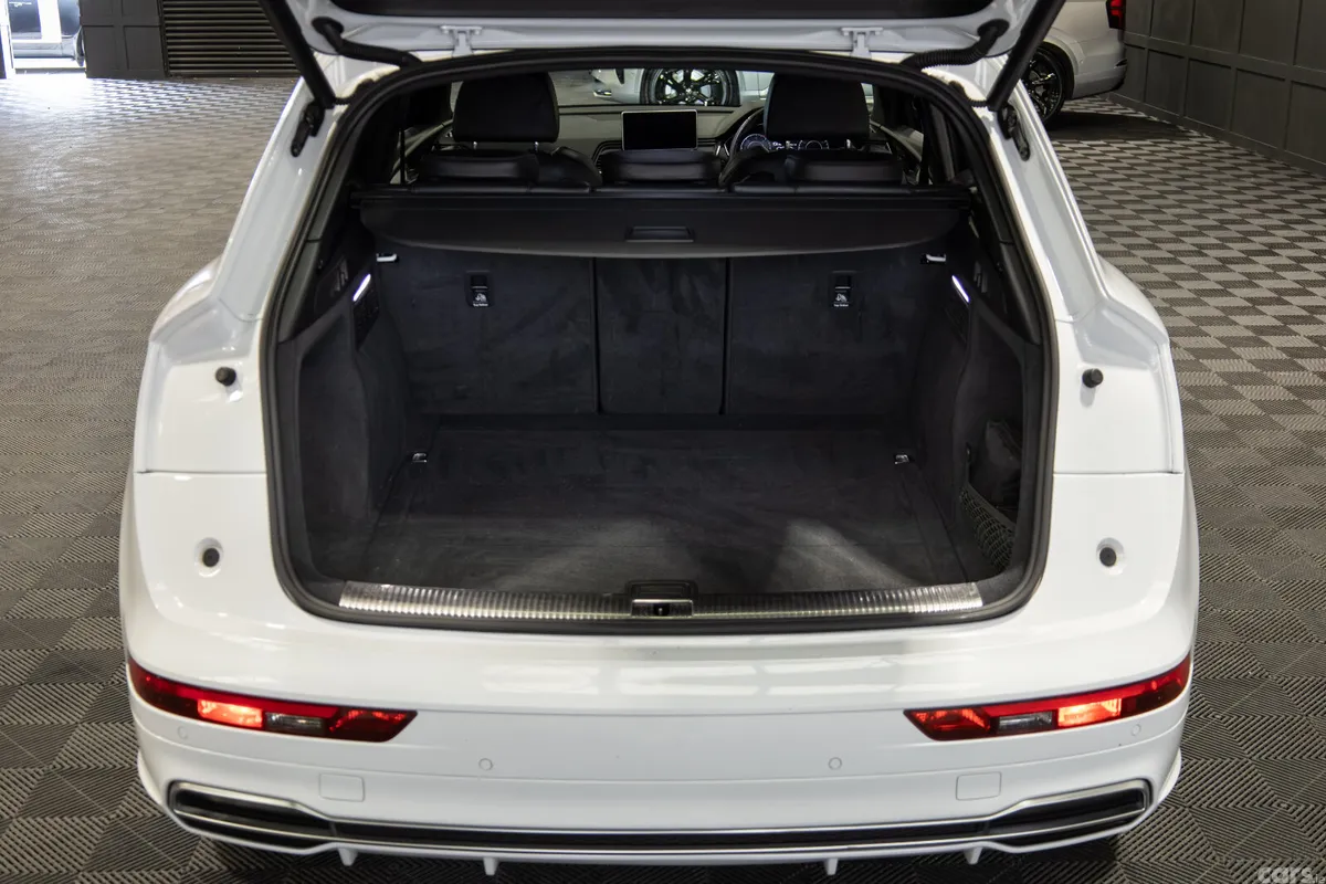 Audi Q5 SUV, Diesel, 2019, White