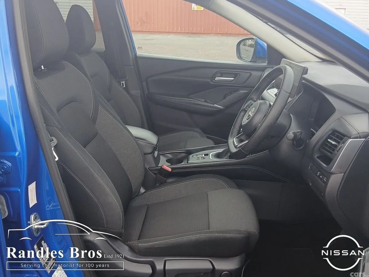 Nissan Qashqai MPV, Petrol, 2024, Blue