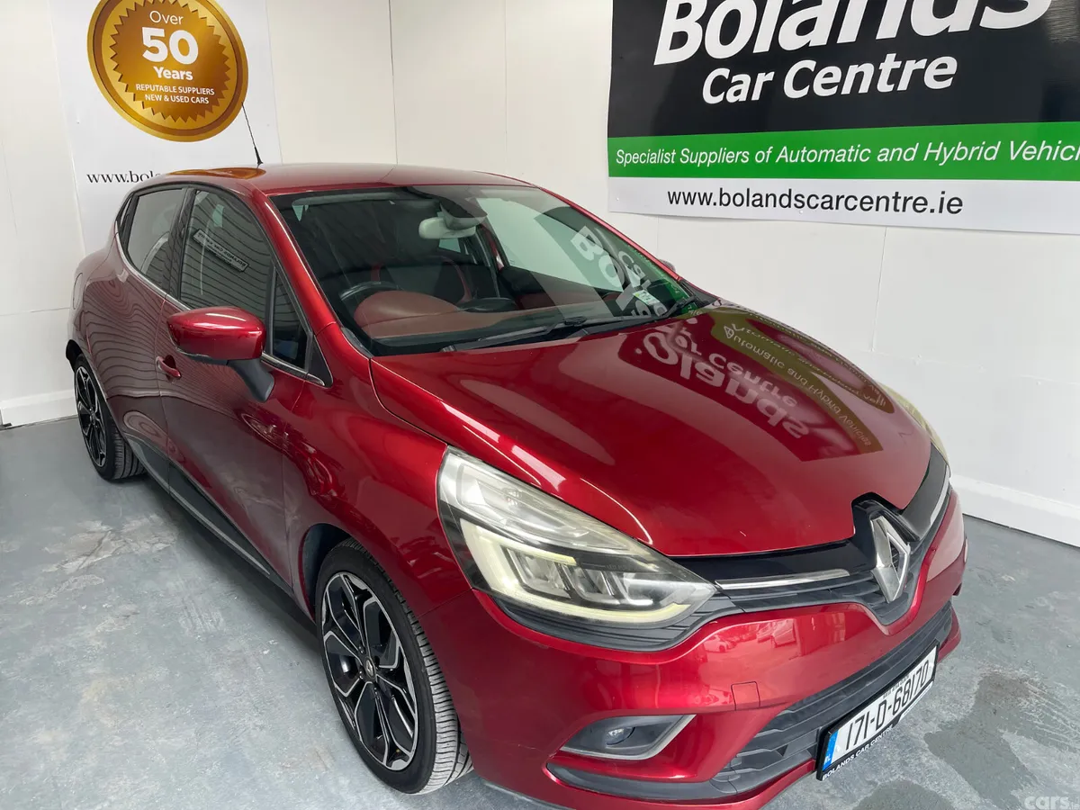 Renault Clio Hatchback, Petrol, 2017, Red