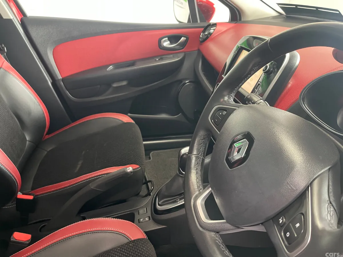 Renault Clio Hatchback, Petrol, 2017, Red