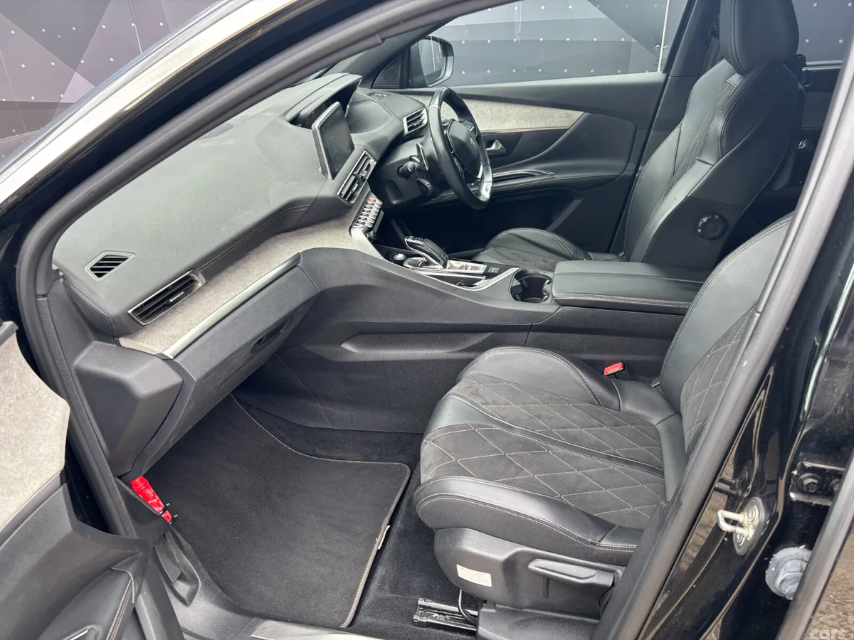 Peugeot 5008 MPV, Diesel, 2019, Black