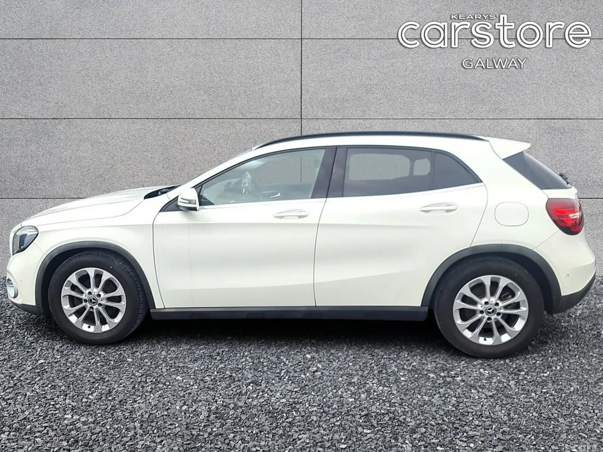 Mercedes-Benz GLA SUV, Petrol, 2017, White