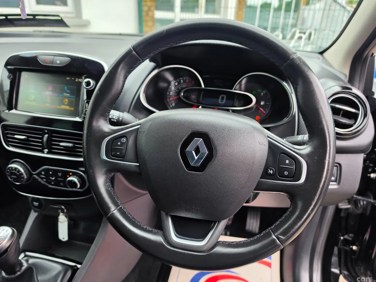 Renault Clio Hatchback, Petrol, 2019, Black