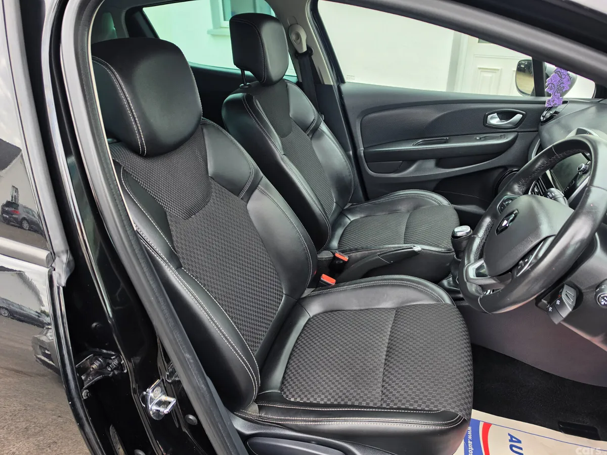 Renault Clio Hatchback, Petrol, 2019, Black