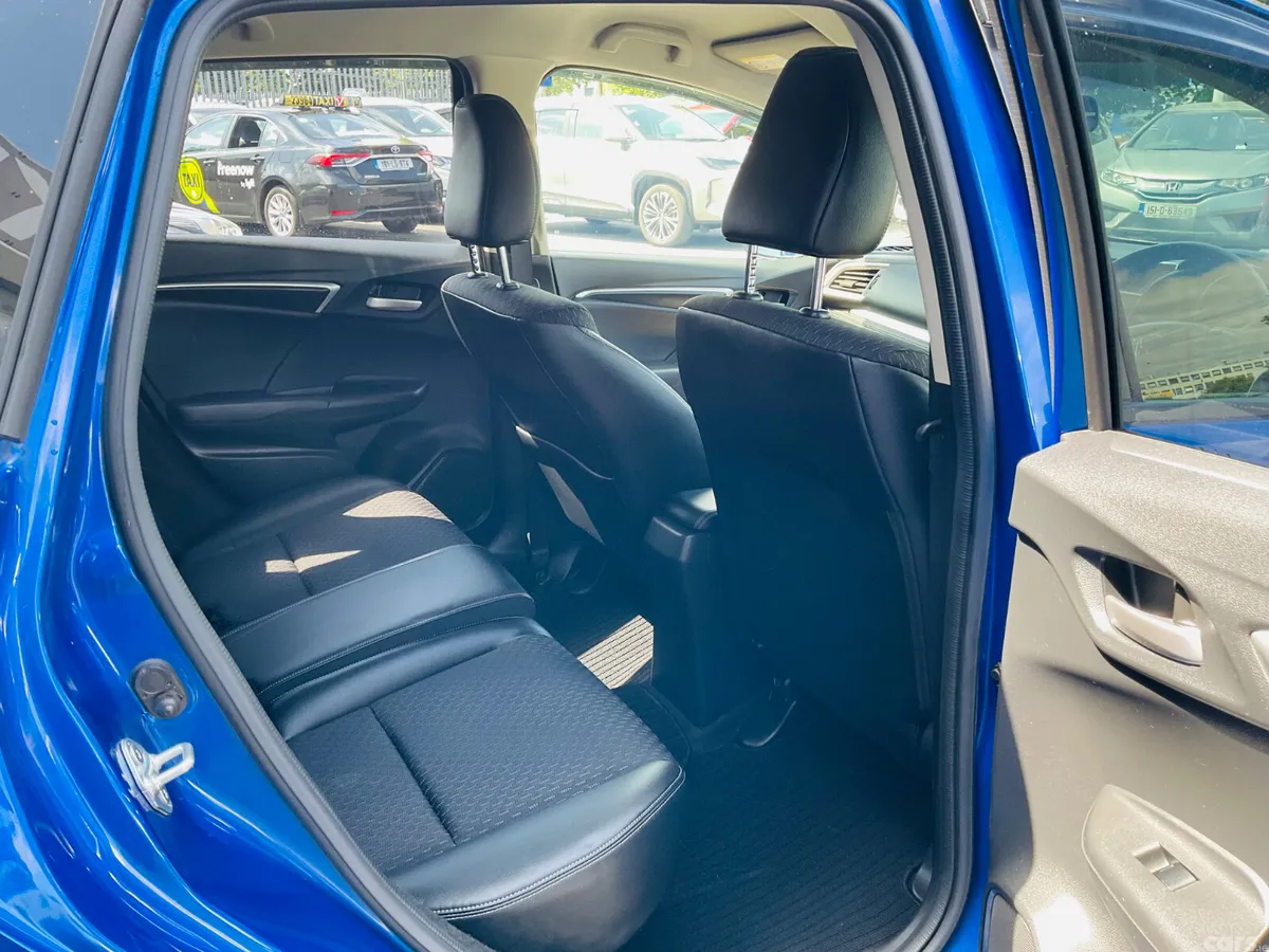 Honda Fit Hatchback, Petrol Hybrid, 2017, Blue