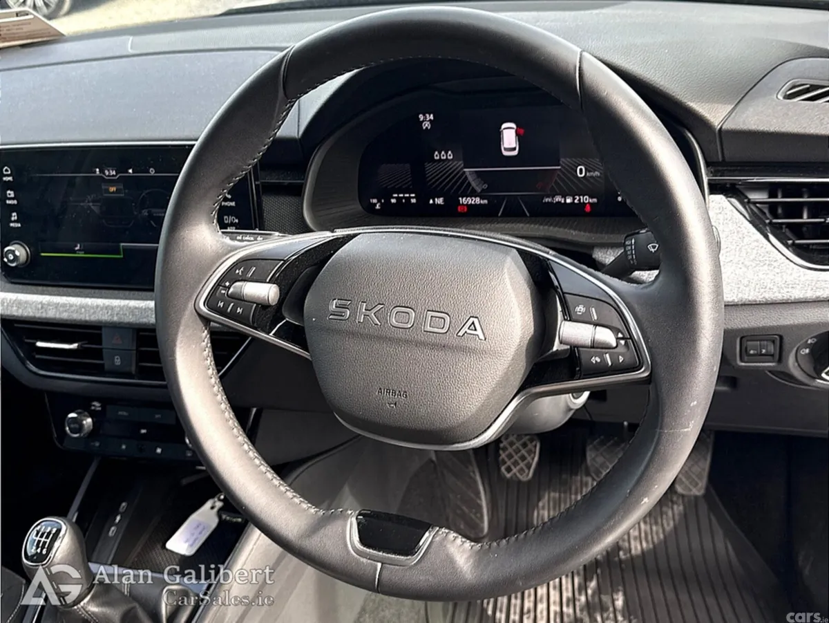 Skoda Kamiq Hatchback, Petrol, 2025, Grey