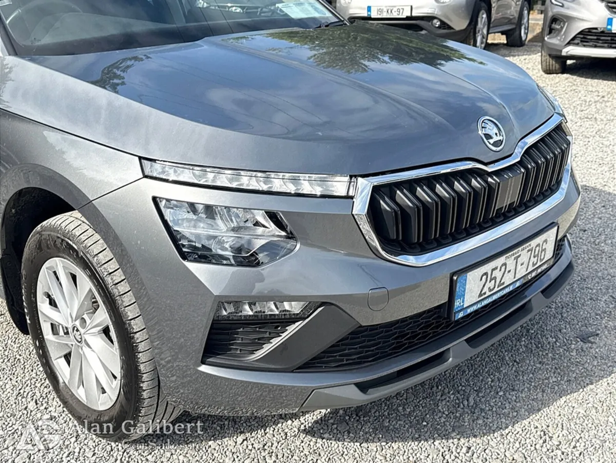 Skoda Kamiq Hatchback, Petrol, 2025, Grey