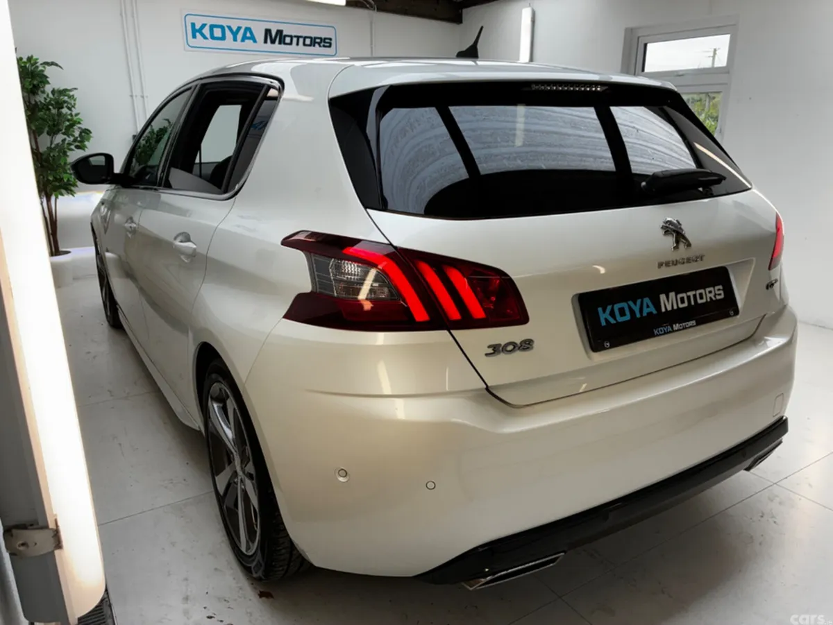 Peugeot 308 Hatchback, Diesel, 2021, White