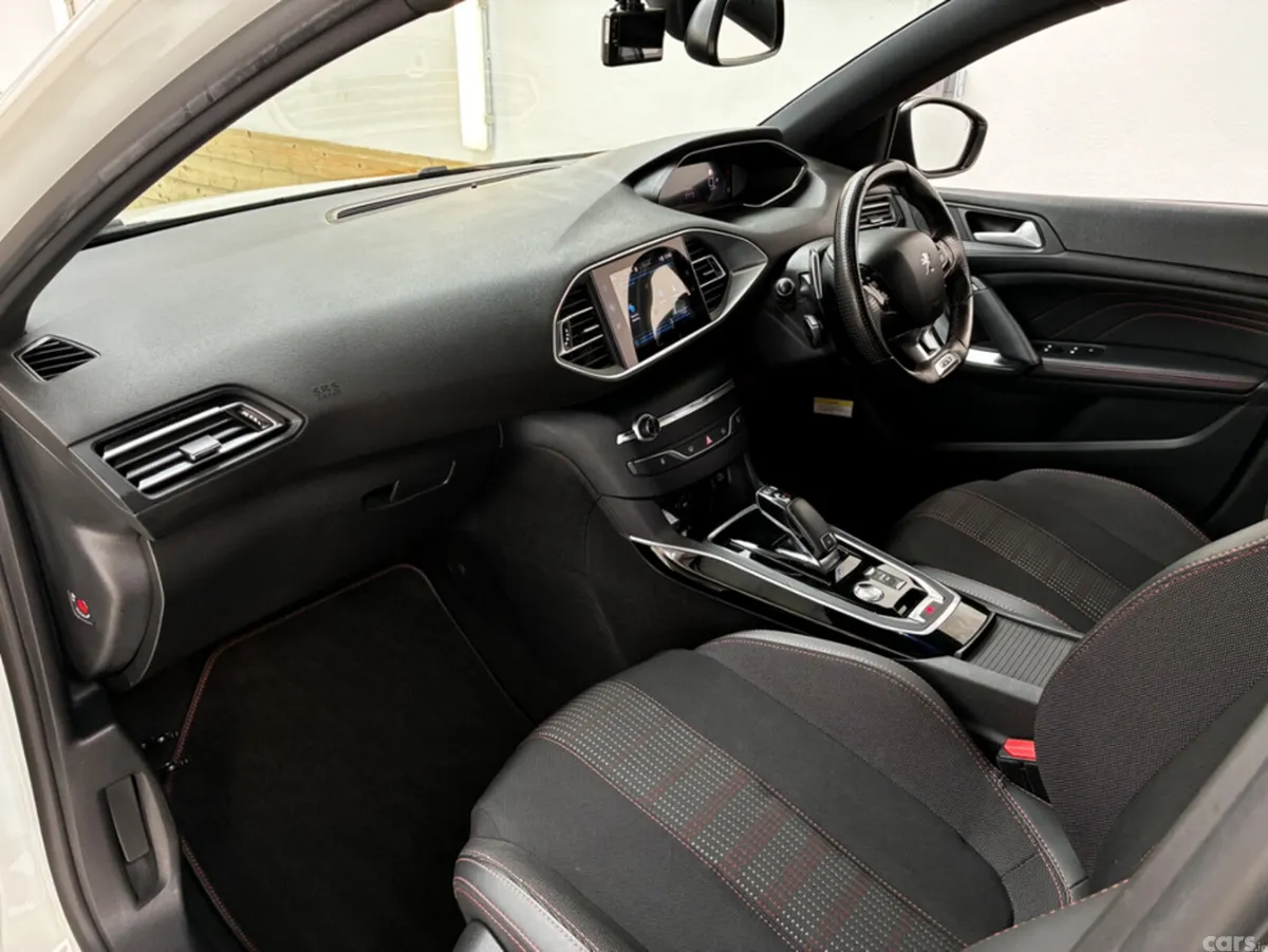 Peugeot 308 Hatchback, Diesel, 2021, White