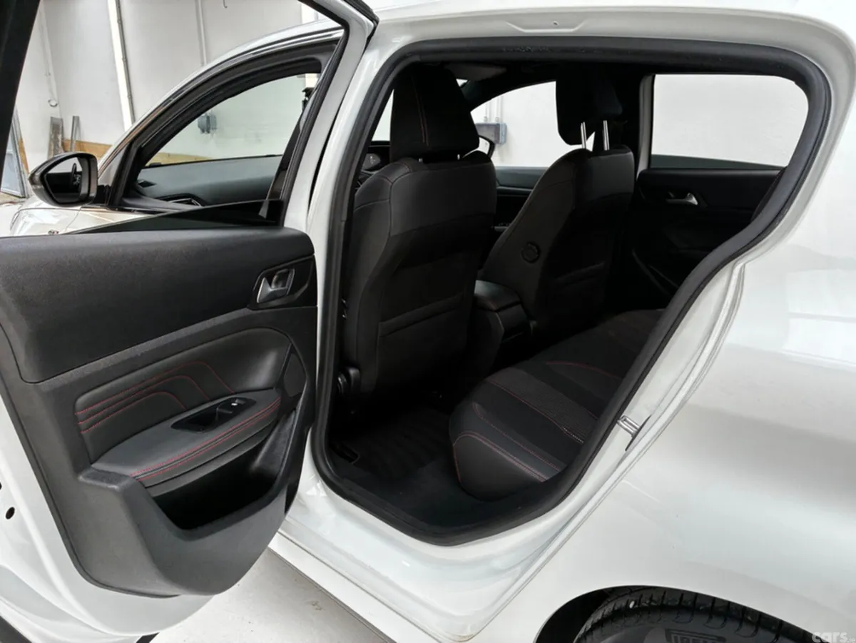 Peugeot 308 Hatchback, Diesel, 2021, White