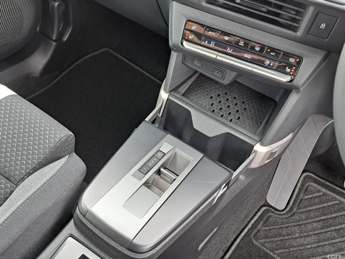 Opel Frontera SUV, Petrol Hybrid, 2027, Silver