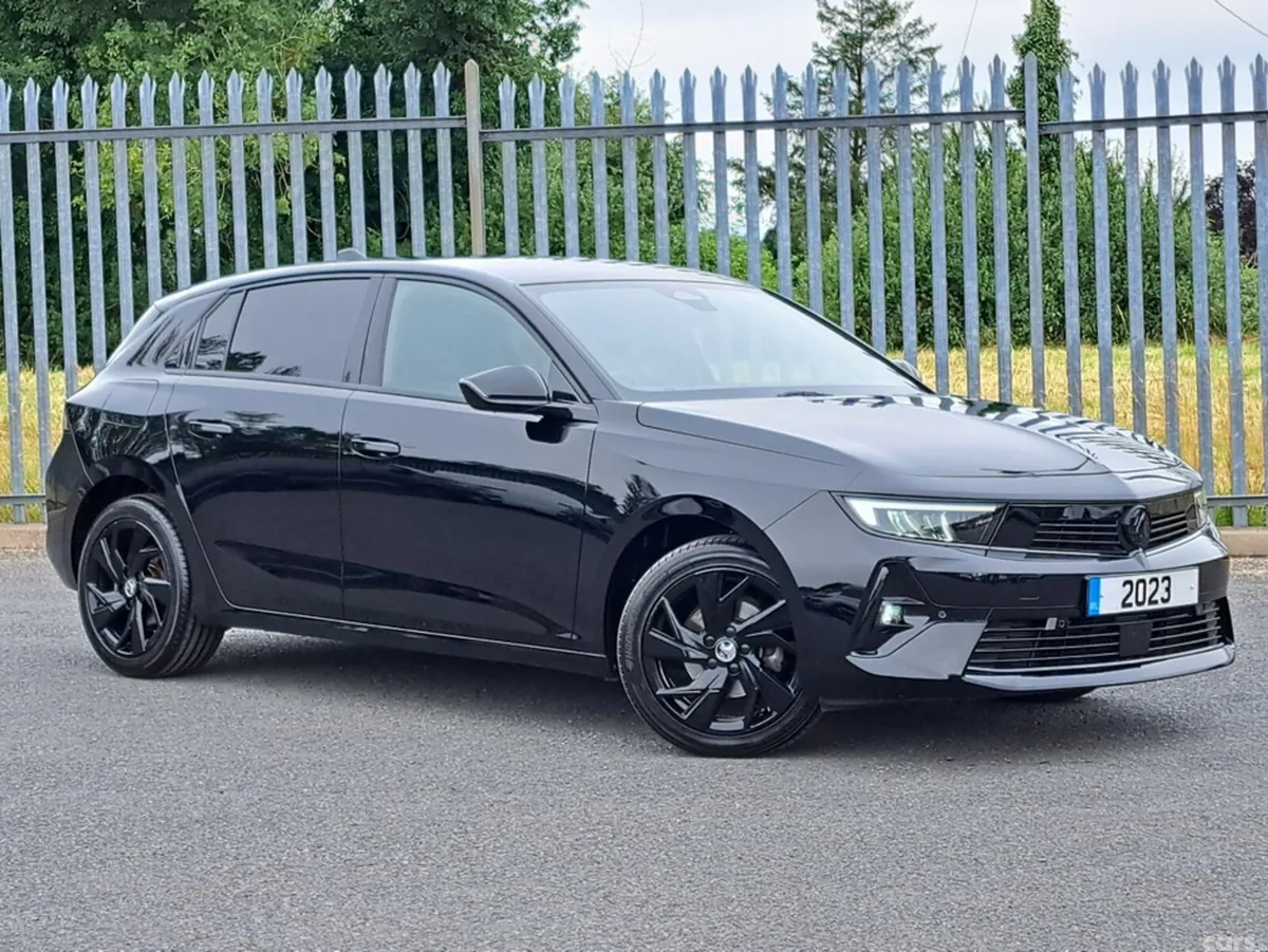 Opel Astra Hatchback, Petrol, 2023, Black