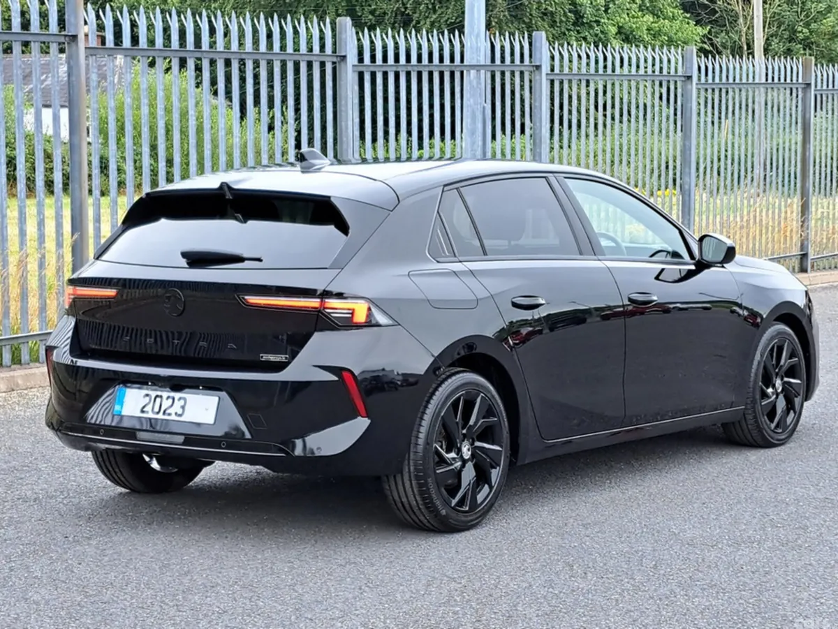 Opel Astra Hatchback, Petrol, 2023, Black