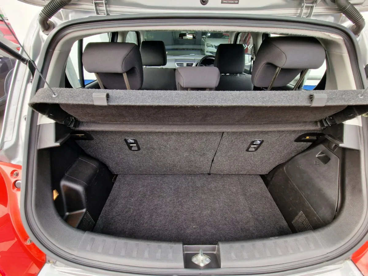 Suzuki Swift Hatchback, Petrol, 2016, Grey