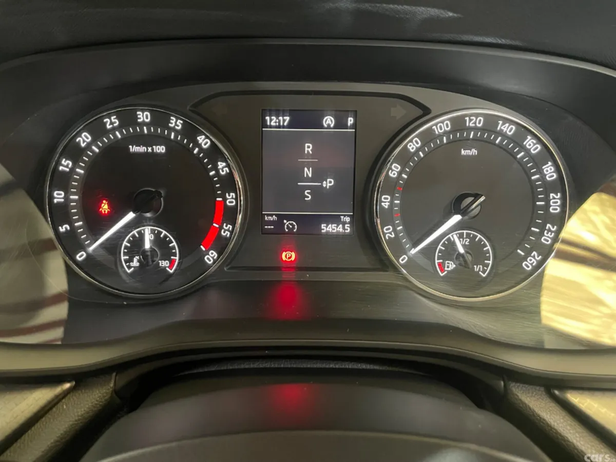 Skoda Octavia Hatchback, Diesel, 2023, Grey