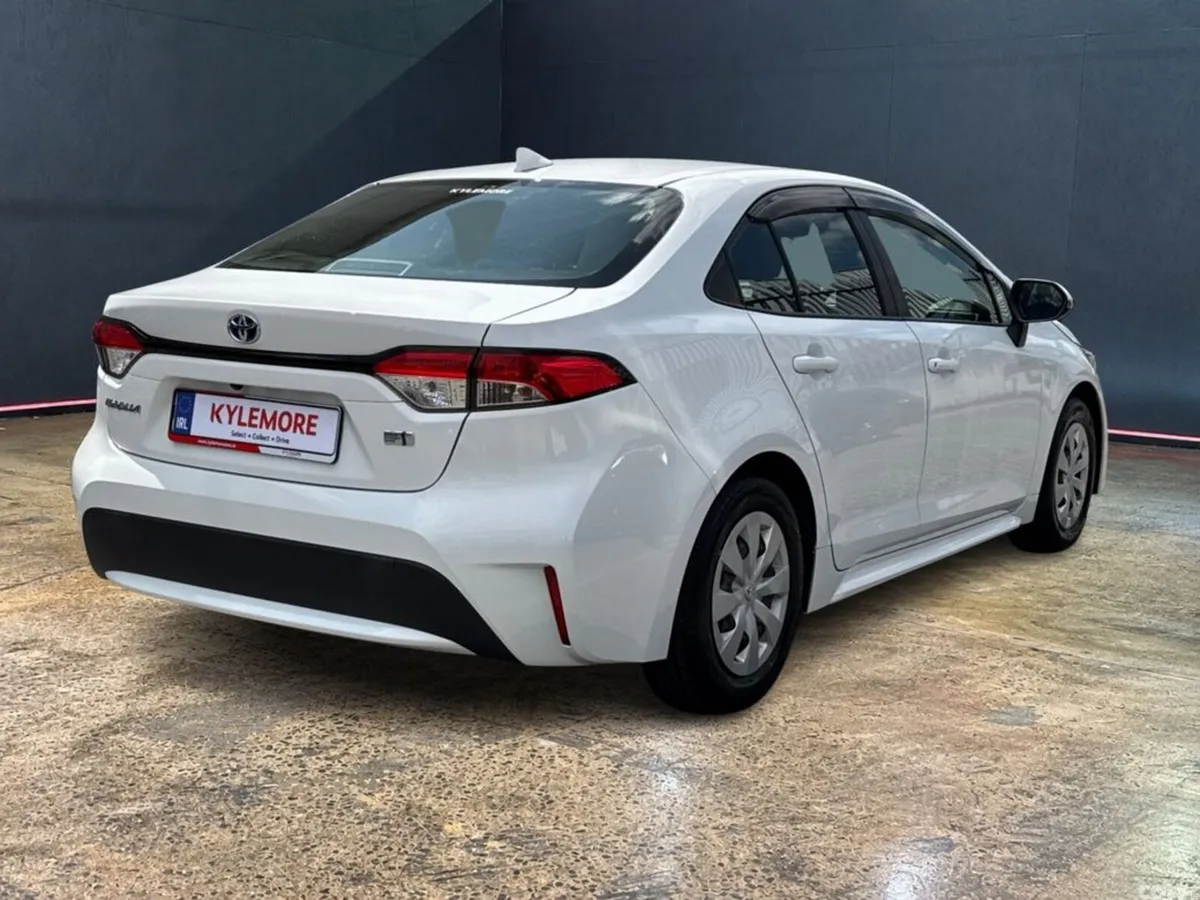 Toyota Corolla Saloon, Petrol Hybrid, 2021, White