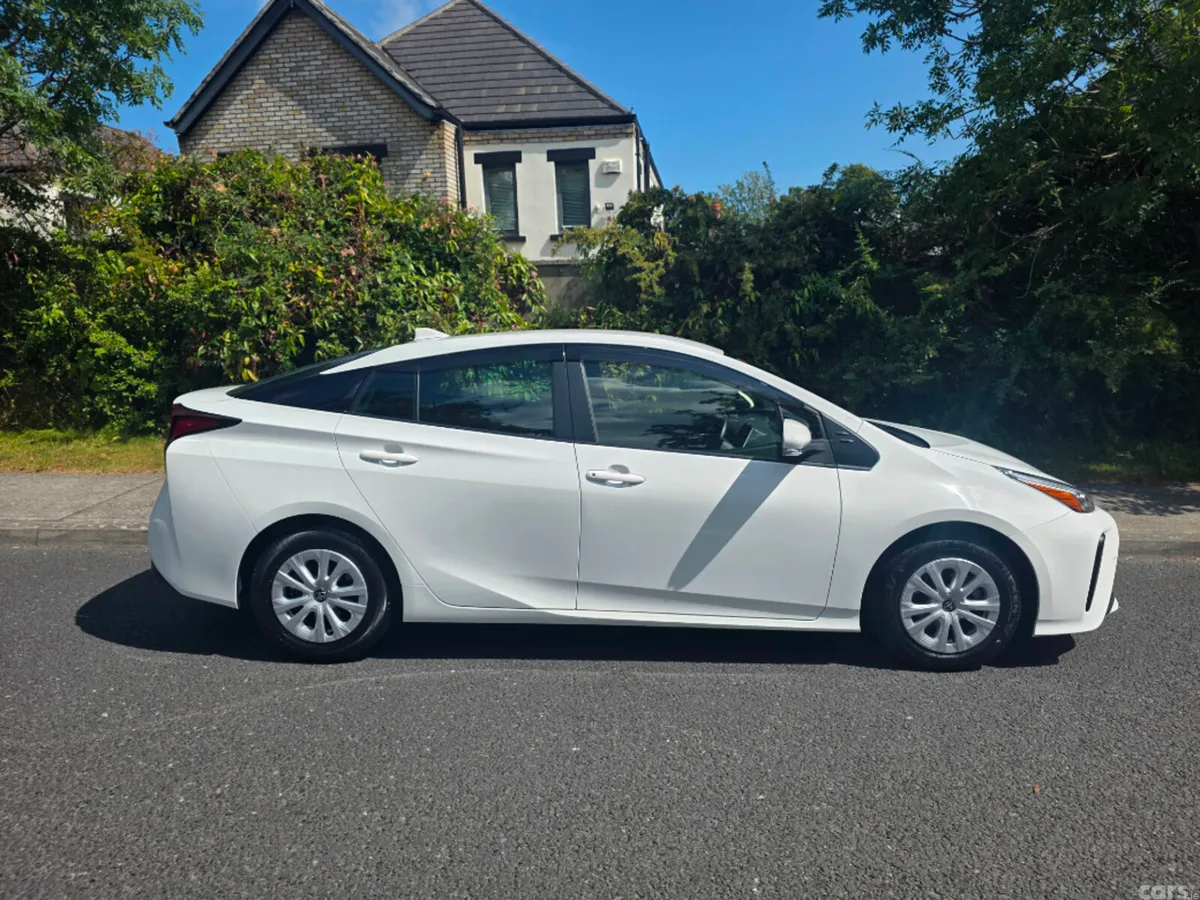 Toyota Prius Hatchback, Petrol Hybrid, 2021, White