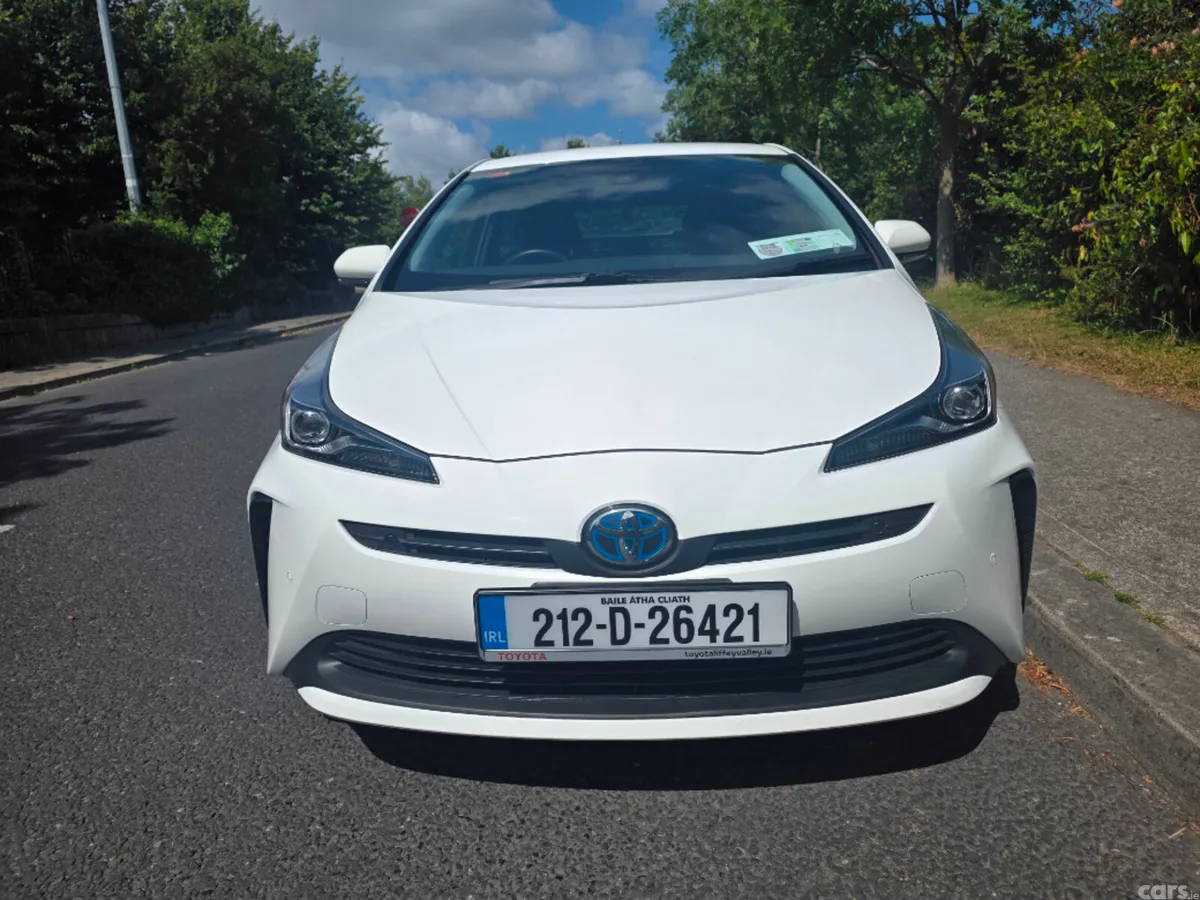 Toyota Prius Hatchback, Petrol Hybrid, 2021, White