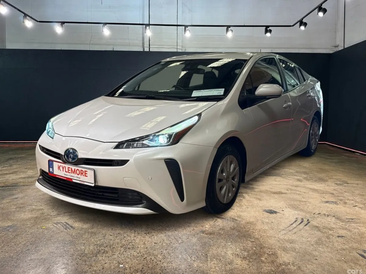 Toyota Prius Hatchback, Petrol Hybrid, 2022, White