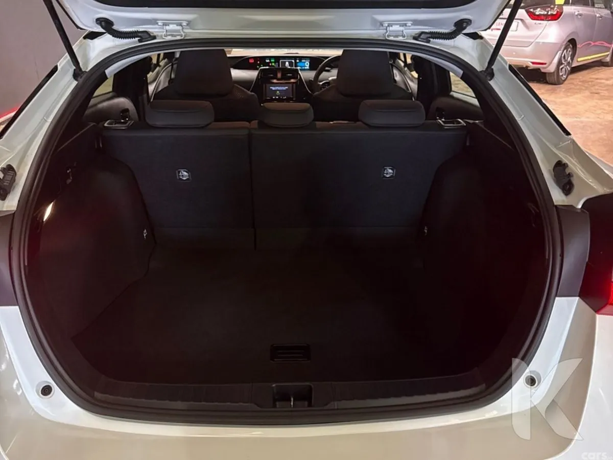 Toyota Prius Hatchback, Petrol Hybrid, 2022, White