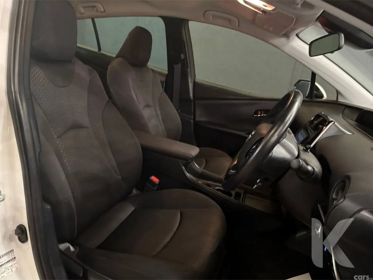 Toyota Prius Hatchback, Petrol Hybrid, 2022, White
