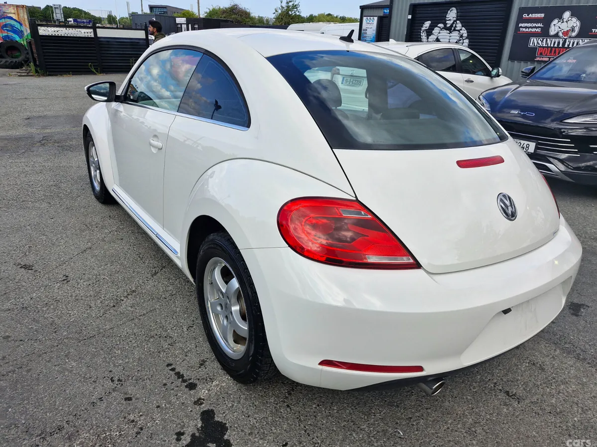 Volkswagen Beetle Hatchback, Petrol, 2013, White